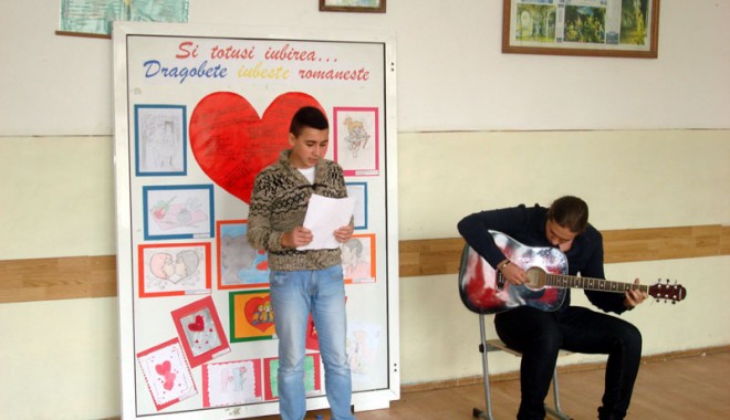 Elevii de la TELECOM au exersat iubirea pur românească - eleviidelatelecom-1393867458.jpg