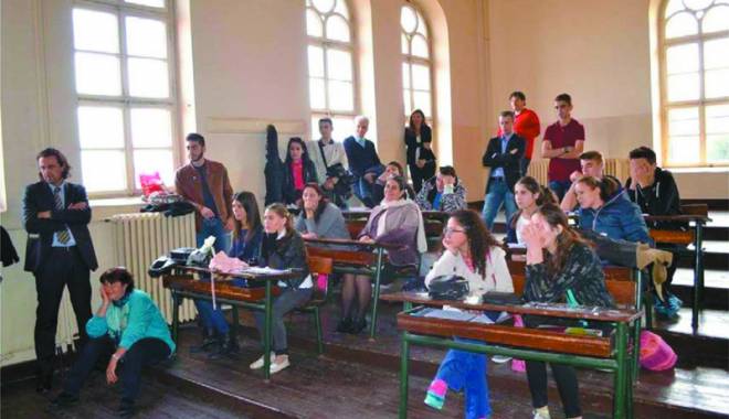 Elevii din Medgidia, activi în proiectele Erasmus - eleviidinmedgdidia11-1446138934.jpg