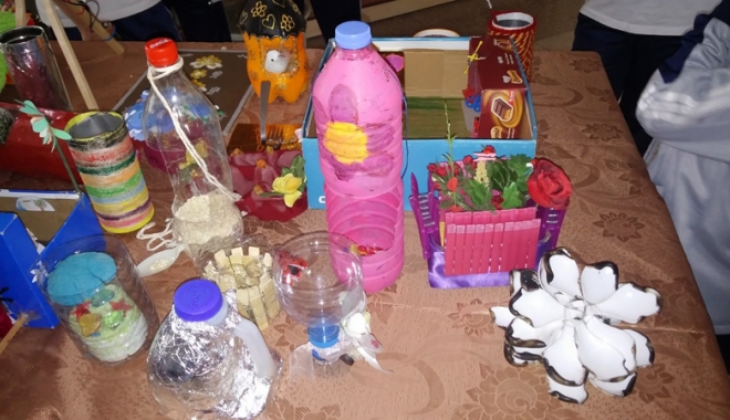 Elevii  din Ostrov celebrează  Ziua Mediului - eleviidinostrov-1464792529.jpg