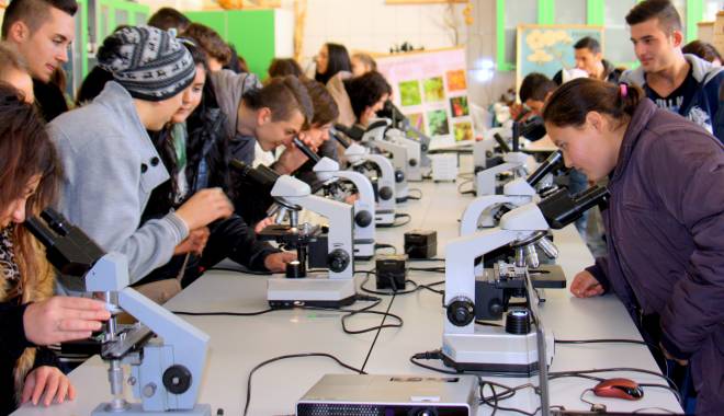 Elevii din Techirghiol, în vizită la Universitatea 