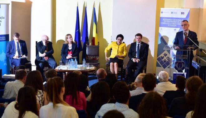 Liderii elevilor, față-n față cu ministrul Educației - eleviifatanfata-1436891360.jpg