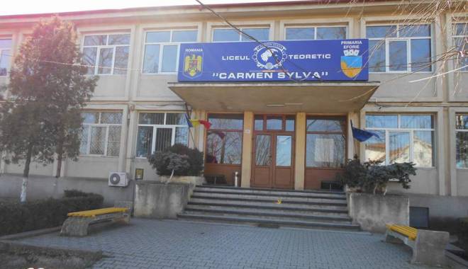 Elevi ai Liceului 