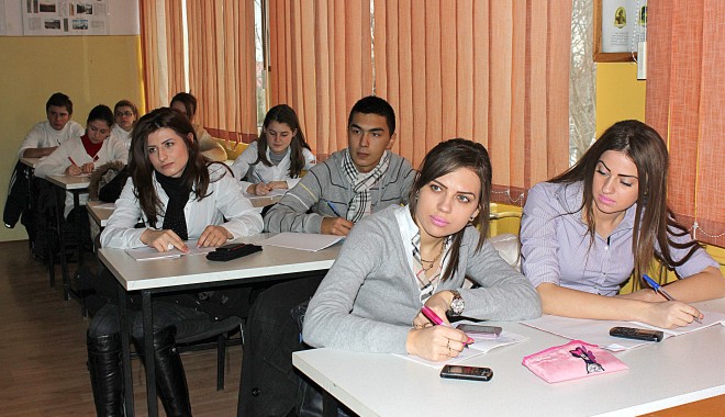 Schimbări radicale în învățământul românesc - eleviinclasa10-1378463991.jpg
