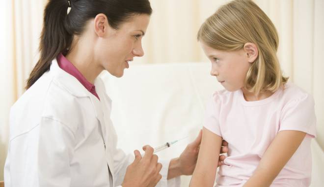 Elevii, vaccinați contra cost de medicii de familie - eleviivacinati-1426613368.jpg