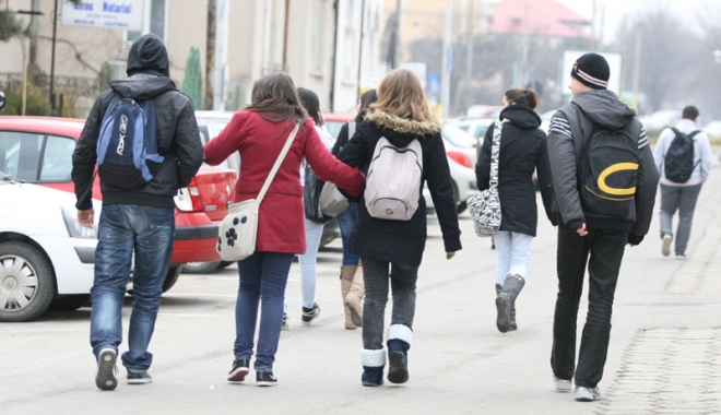 Elevii vor burse,  nu promisiuni - eleviivorburse-1488214928.jpg