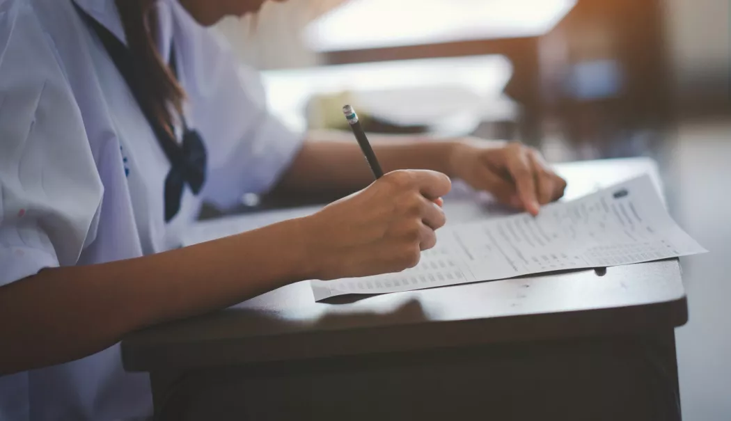 Peste 5.900 de elevi din Constanța susțin azi prima probă a simulării Bac 2026 în 59 de centre - elevilaexamen1scaled-1774250113.webp