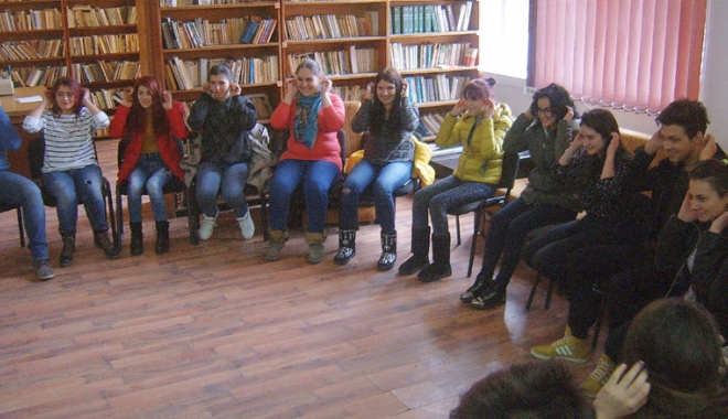 Elevi, părinți  și profesori  din Mangalia luptă împotriva agresivității - eleviparintiprofesori-1486044742.jpg