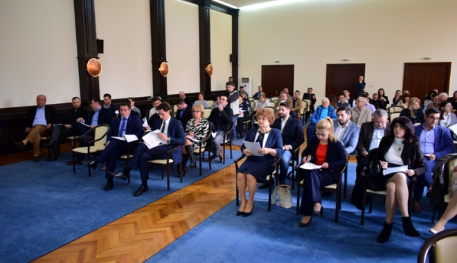 Primăria Constanța recompensează elevii și profesorii premiați la concursurile internaționale - elevipremiati-1503499078.jpg