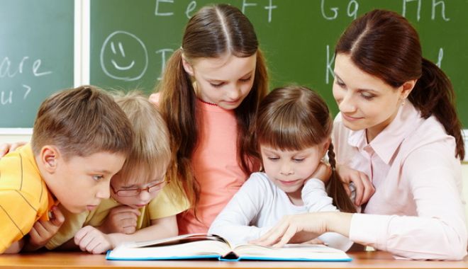 Zi importantă pentru toți învățătorii - eleviprofesori-1559718361.jpg