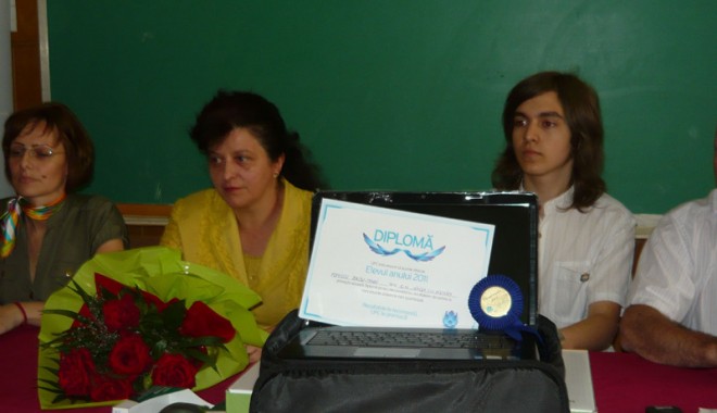 Mihai Radu Popescu, elevul anului la Constanța - elevulanului-1308756699.jpg