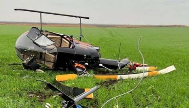 Un elicopter a aterizat forţat şi s-a răsturnat în apropiere de Timişoara - eli-1668788375.jpg