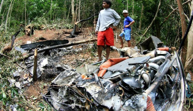 Doi membri  ai guvernului kenyan, morți în accident  de elicopter - elicopter-1339332755.jpg