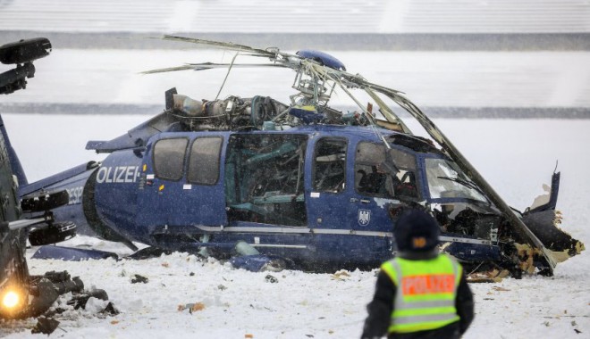 Elicoptere prăbușite deasupra stadionului olimpic din Berlin - elicopter-1363873153.jpg