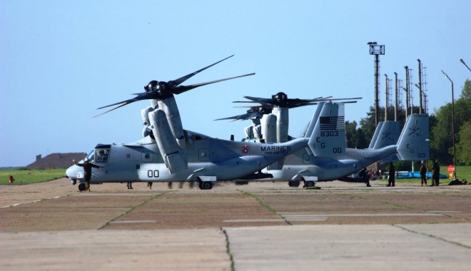 Ca-n filme! Ce elicoper au adus americanii pe Aeroportul Mihail Kogălniceanu - elicopter4-1463137751.jpg