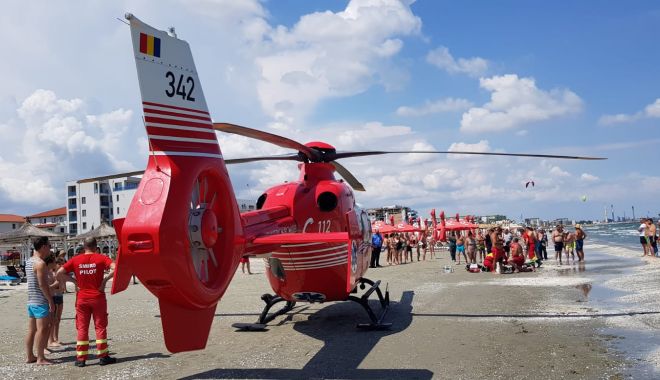 Salvatorii în roșu din elicopterul SMURD. 