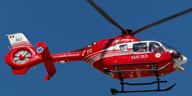 Copil de doi ani a ajuns de urgență la spital, după ce o poartă a căzut peste el - elicoptersmurdjibou-1684240421.jpg