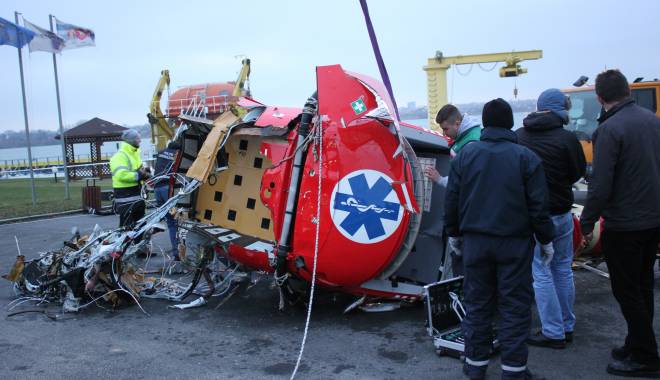 BLESTEM SAU COINCIDENȚĂ? Tragediile aviatice de pe lacul Siutghiol / GALERIE FOTO - elicoptersmurdprabusit38-1418799349.jpg