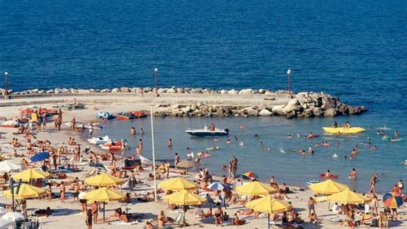 Parlamentarii ar putea acorda, din nou, tichetele de vacanță - eliminareaimpozituluipetichetele-1350680419.jpg