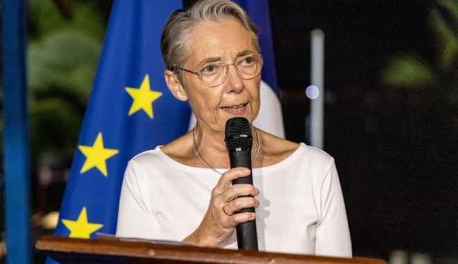 Prim-ministrul Franței a demisionat!