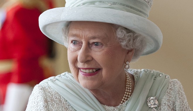 Regina Elizabeth II a Marii Britanii rămâne internată în spital - elizabeth-1362403894.jpg