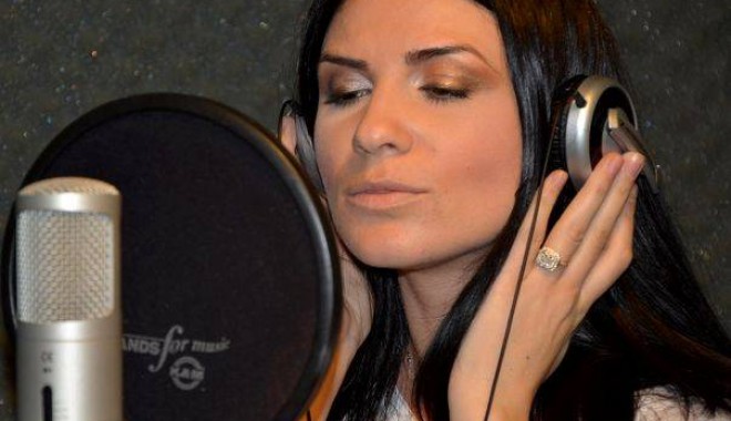 Ellie White, tribut emoționant Laurei Stoica! - elliewhiteactorgrabitbecf8bb6d9-1365432024.jpg