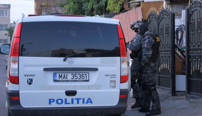 Arestări în cazul spargerii de la eMag Constanța - emagarestari-1589478084.jpg