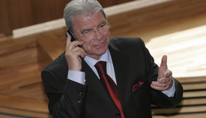 Emeric Ienei, supus unei operații de by-pass care va dura patru ore - emeric-1348388542.jpg