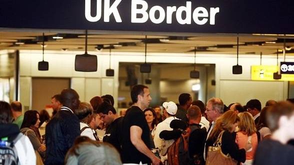 Politicienii britanici, criticați pentru declarațiile referitoare la ROMÂNI - emigrantiromanidinmareabritanie-1364566451.jpg