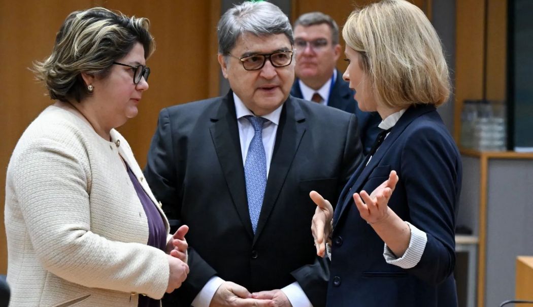 Emil Hurezeanu participă la reuniunea miniştrilor de Externe din statele membre ale UE, de la Luxemburg - emil-hurezeanu-1744622374.jpg