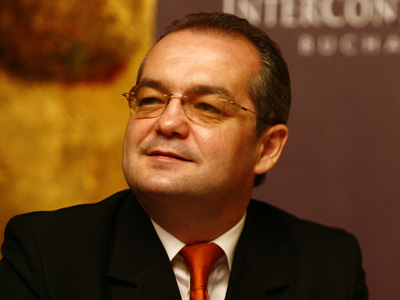 Premierul Emil Boc:  