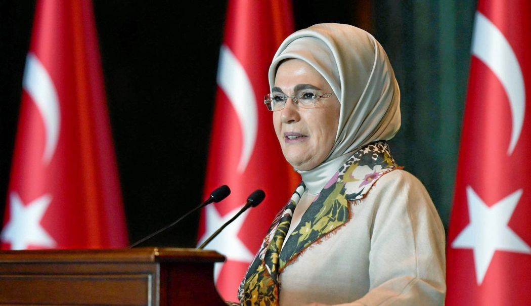 Soția lui Erdogan face apel la Melania Trump, referitor la cei 18.000 de copii „uciși brutal” în Gaza - emine-erdogan-1755973170.jpeg