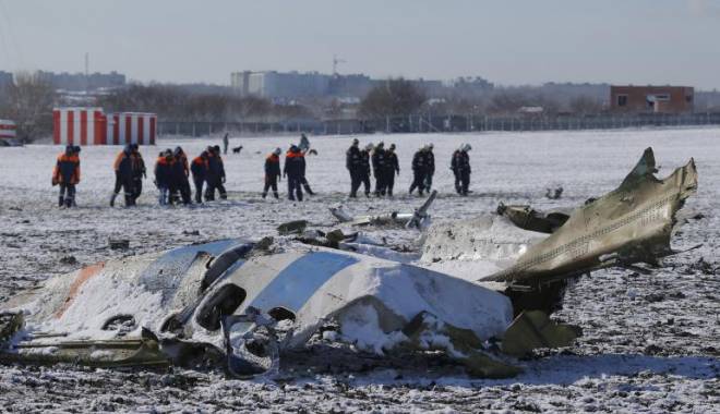 Cutiile negre ale avionului prăbușit în Rusia, grav avariate - emirate-1458496475.jpg