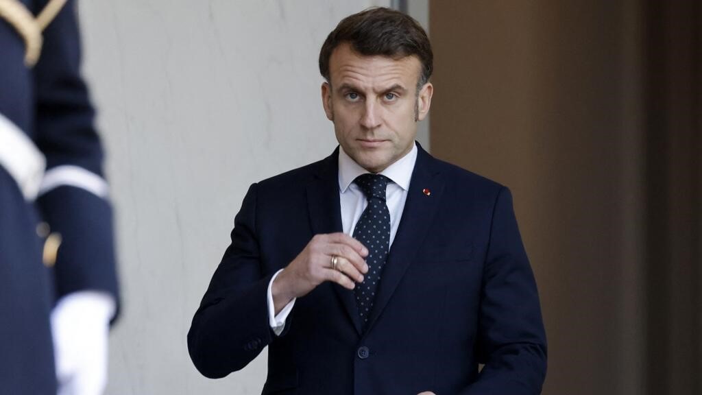 Macron cheamă liderii partidelor la consultări privind securitatea Ucrainei - emmanuel-macron-1767877342.webp