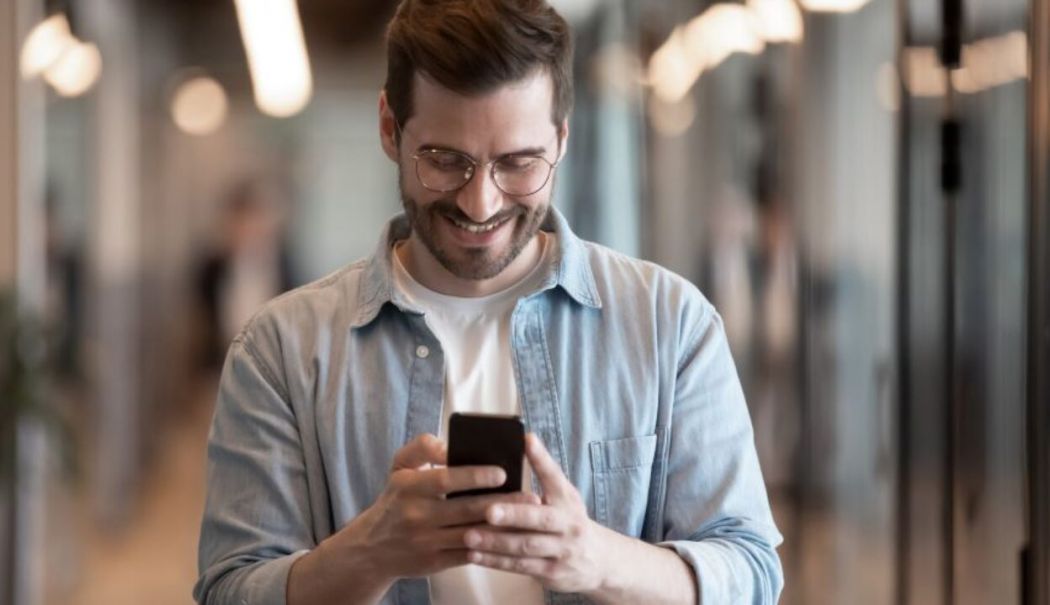 Legea care te salvează de amenzi usturătoare! Vei fi anunţat prin SMS - employeeoncellphone1280x720-1717498329.jpg