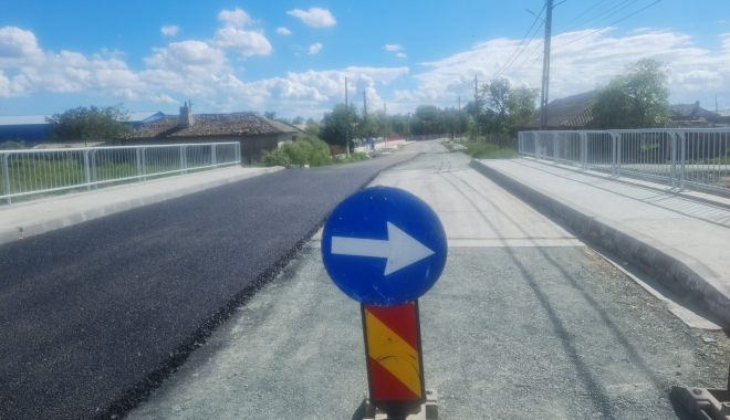 CJC continuă asfaltarea drumurilor din judeţul Constanţa. "A fost nevoie de multă muncă"