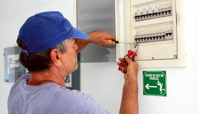 Mai multe localități din județ, fără curent electric - enelcurent-1437150914.jpg
