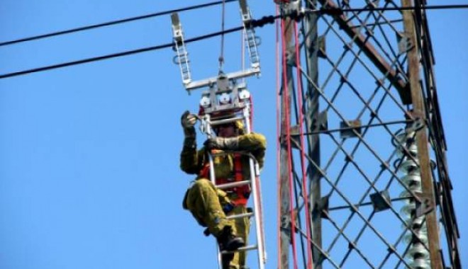 Lucrări ENEL/ Află unde este oprit curentul electric astăzi - enelintrerupealimentareacuenergi-1346393385.jpg