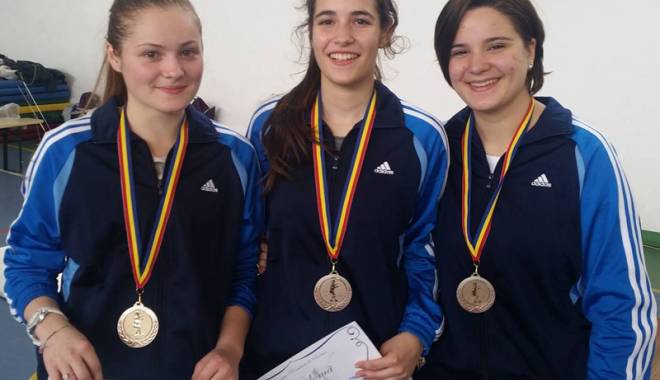 En-garde! Podium pentru CS Farul la Campionatul Național - engarde-1459192323.jpg