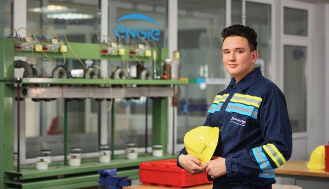 Elevii care învață meseria de instalator primesc burse de până la 1.050 de lei lunar și ofertă de angajare