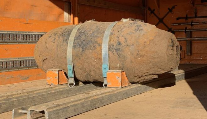 Sute de locuinţe, evacuate după descoperirea unei bombe din Al Doilea Război Mondial - eozpcjbxsaen1js-1668847595.jpg