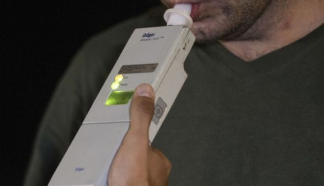 Un șofer a fost prins de două ori beat la volan în aceeași seară. Bărbatul avea o alcoolemie imensă - epilotest-1633625406.jpg