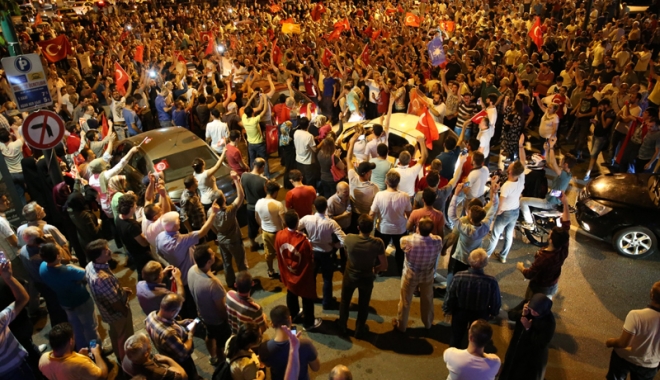 Coșmarul continuă! Un nou val de epurări în Turcia - epurariturcia-1486562081.jpg