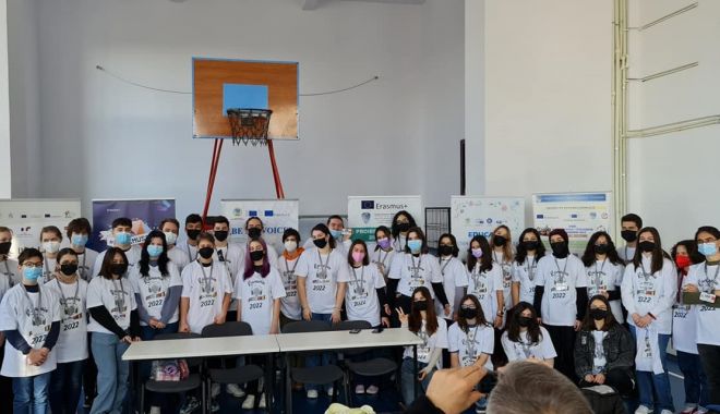 Echipa Colegiului „Mihai Eminescu” consideră că Erasmus+ schimbă vieți - erasmus-1646046938.jpg