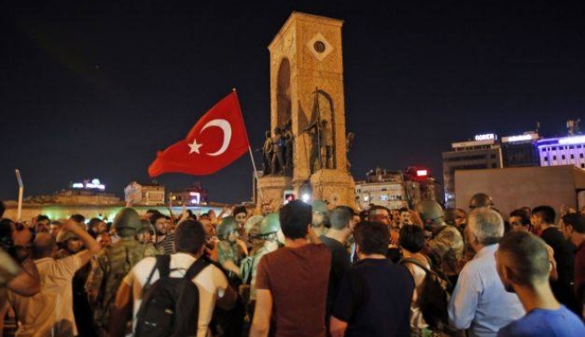 Haos în Turcia. Soldații trag asupra mulțimii, s-au înregistrat răniți - erdogan-1468624868.jpg