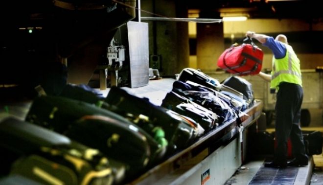 10 kilograme de obiecte vechi și bijuterii din metal alb, găsite în bagajul unui călător, la frontieră - ero32474600-1557226400.jpg