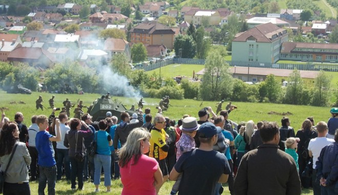 Eroii români omagiați la Strani - eroiromaniomagiati-1400085429.jpg