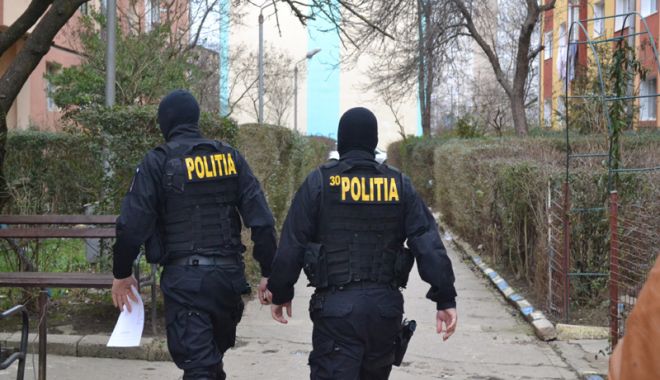 Escroc prins în flagrant de polițiști. Încerca  să obțină  2.000 de euro - escroc-1519570081.jpg