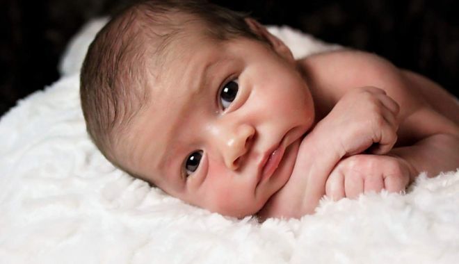 Ești mămică de bebeluș? Când este necesară vizita la medicul neonatolog - estimamica-1554799132.jpg