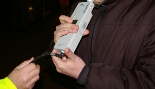 S-a urcat băut la volan - etilotest-1331797975.jpg