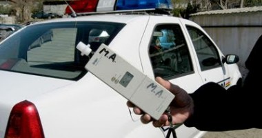 Prins la volan prins și beat și fără permis - etilotest13430477261353401951-1355872299.jpg